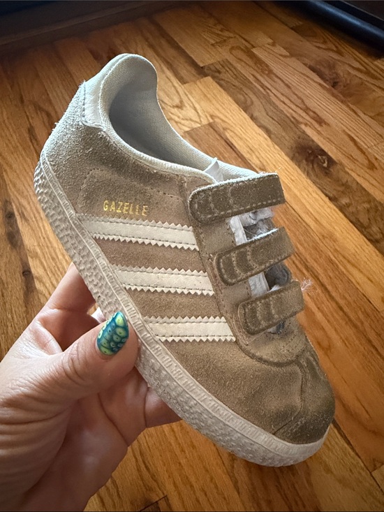adidas Originals Other - adidas Originals Kids Gazelle Velcro Sneakers in light pink and White